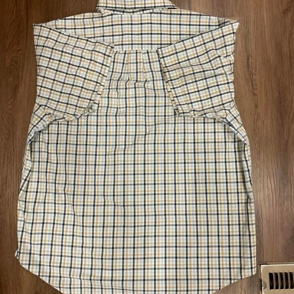 Arrow white and beige plaid button-up